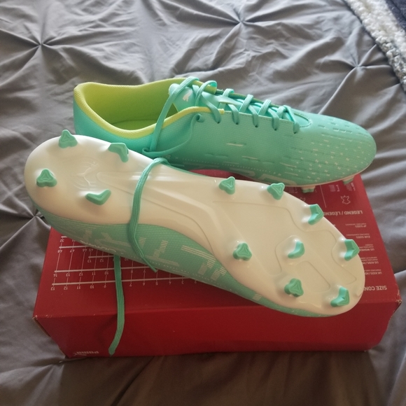 MENS ULTRA PLAY SOCCER - Picture 2 of 2